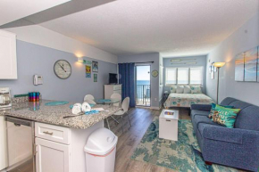 Fully Updated Direct Ocean Front Studio with Panoramic Views Palace Resort 602